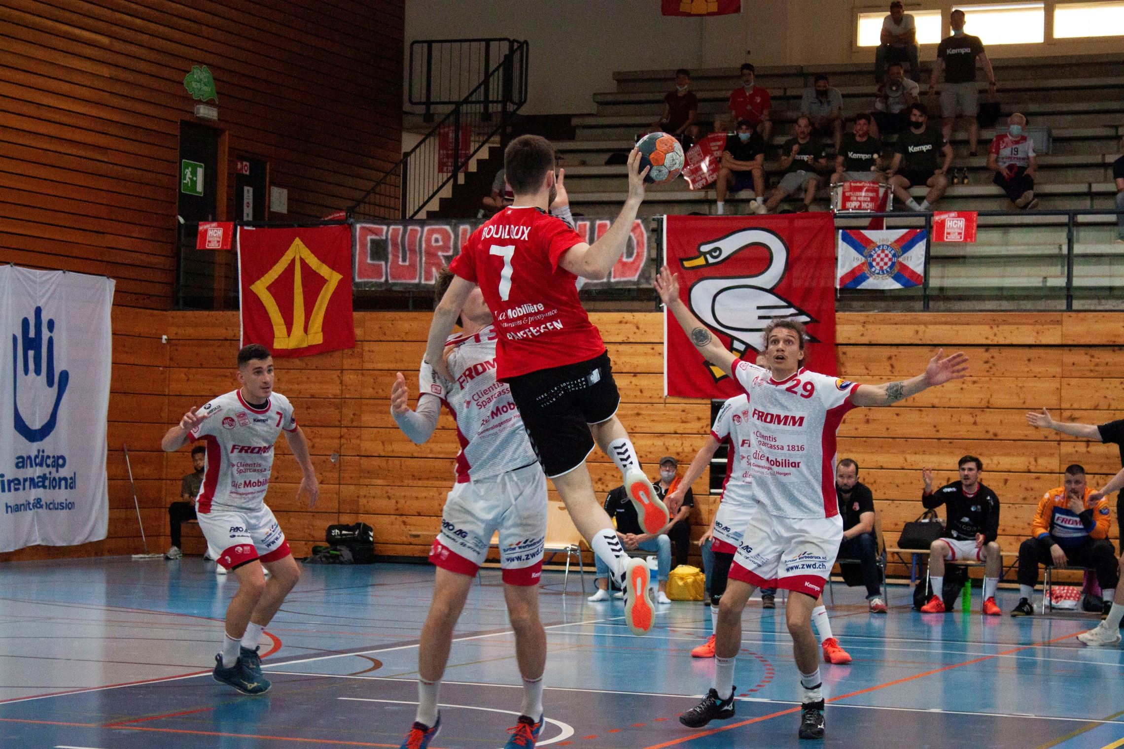 Finale de LNB et promotion du CS Chênois en QHL dès 21-22.