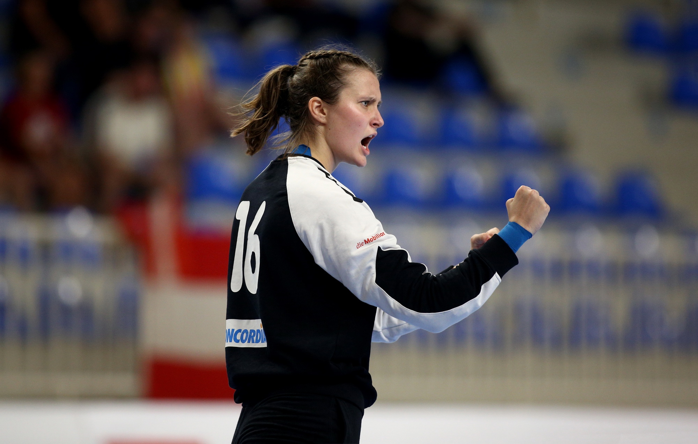 Claire Hartz Jubelt Gegen Österreich