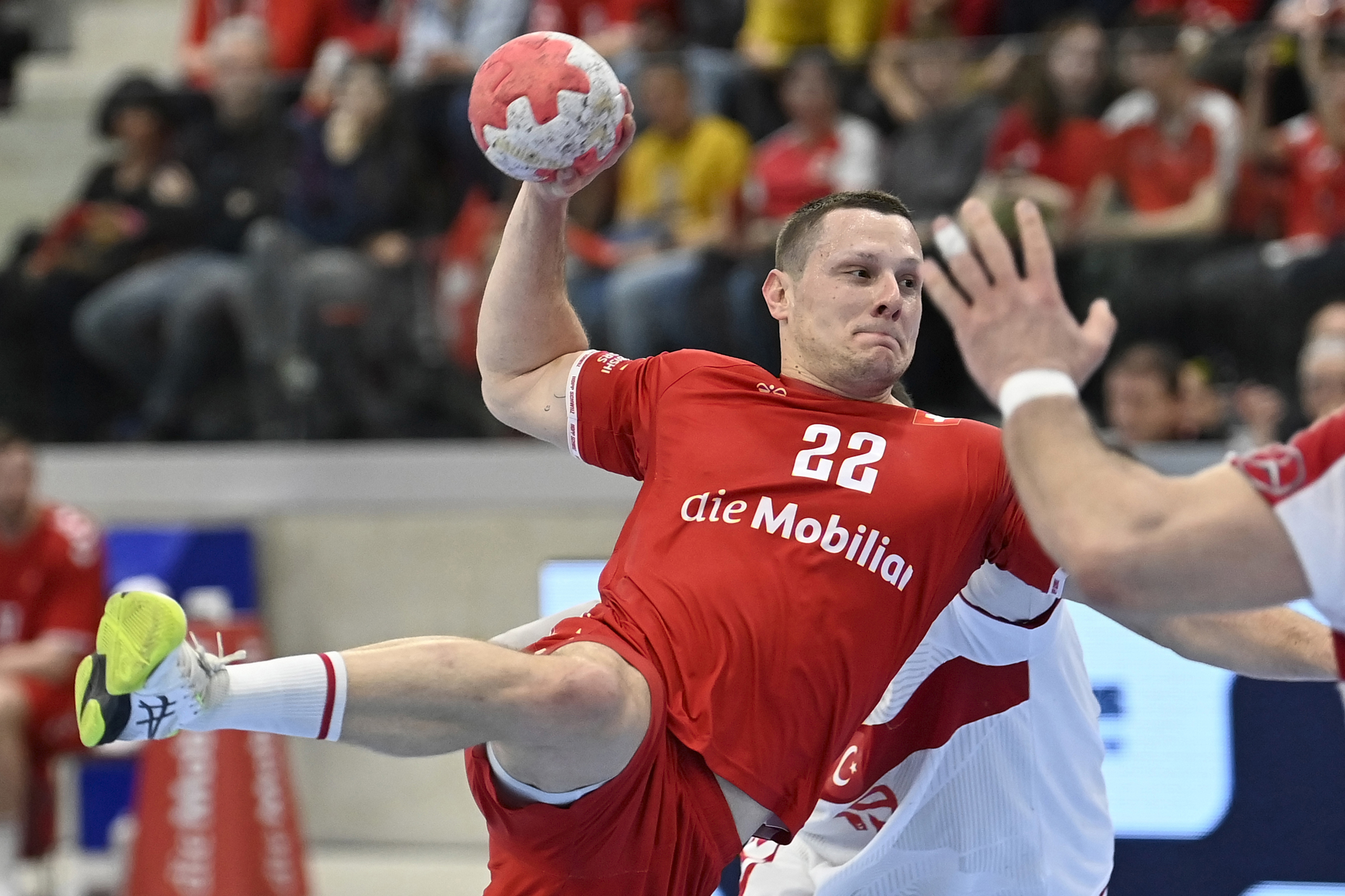 Jonas Schelker im Spiel gegen Türkei