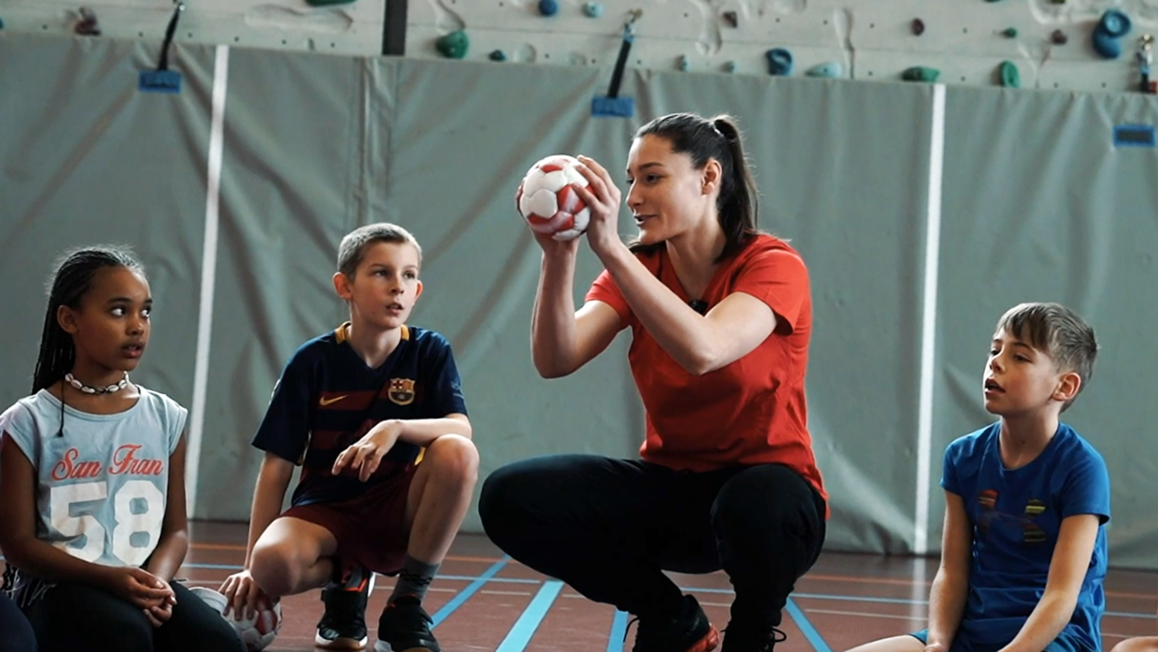 Daphne Gautschi bei Handball macht Schule