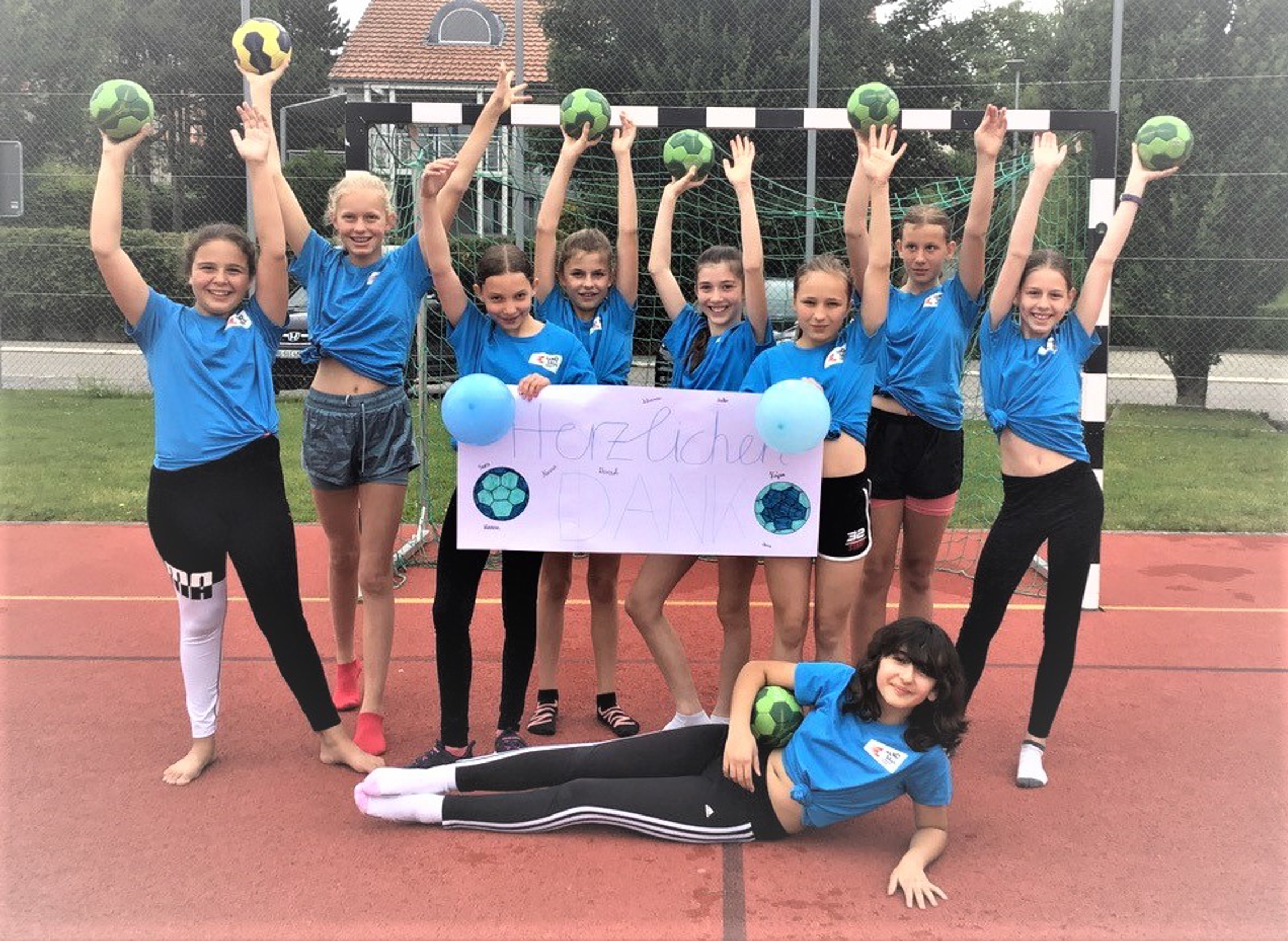 Schulhandball Überraschung Für Girls Aus Frauenkappelen