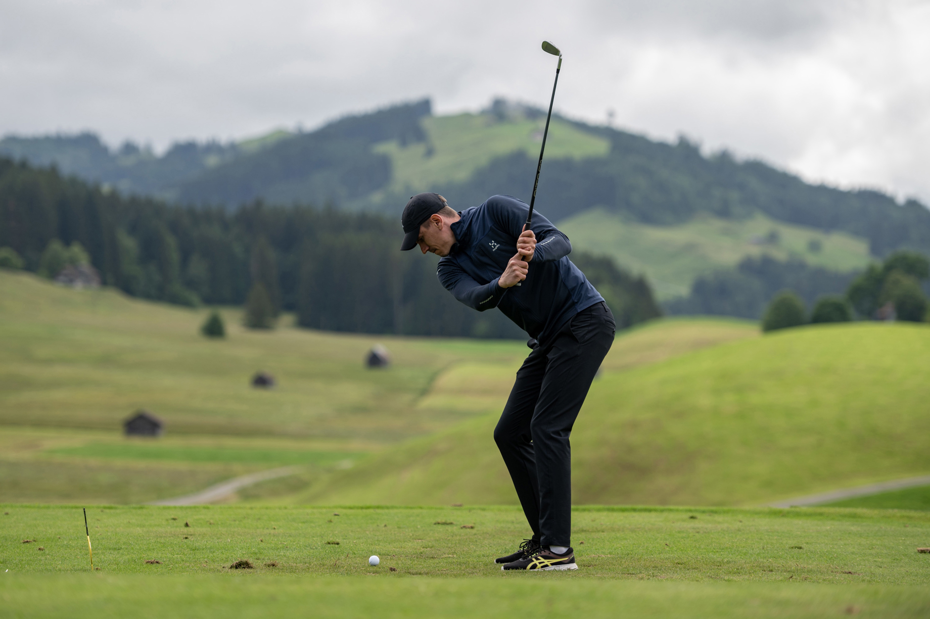 Nationaltrainer Andy Schmid in Golf-Aktion