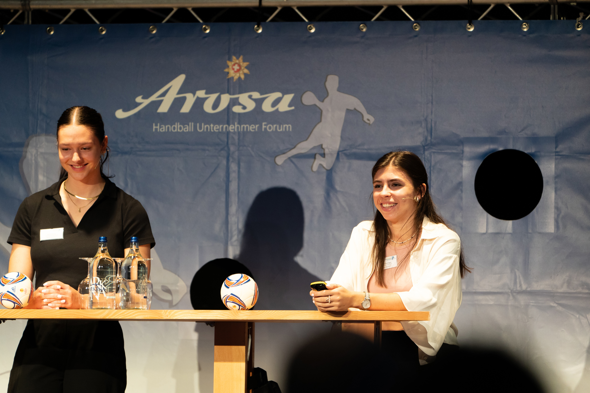 Nuria Bucher und Mia Emmenegger am Hufo 2023 in Arosa