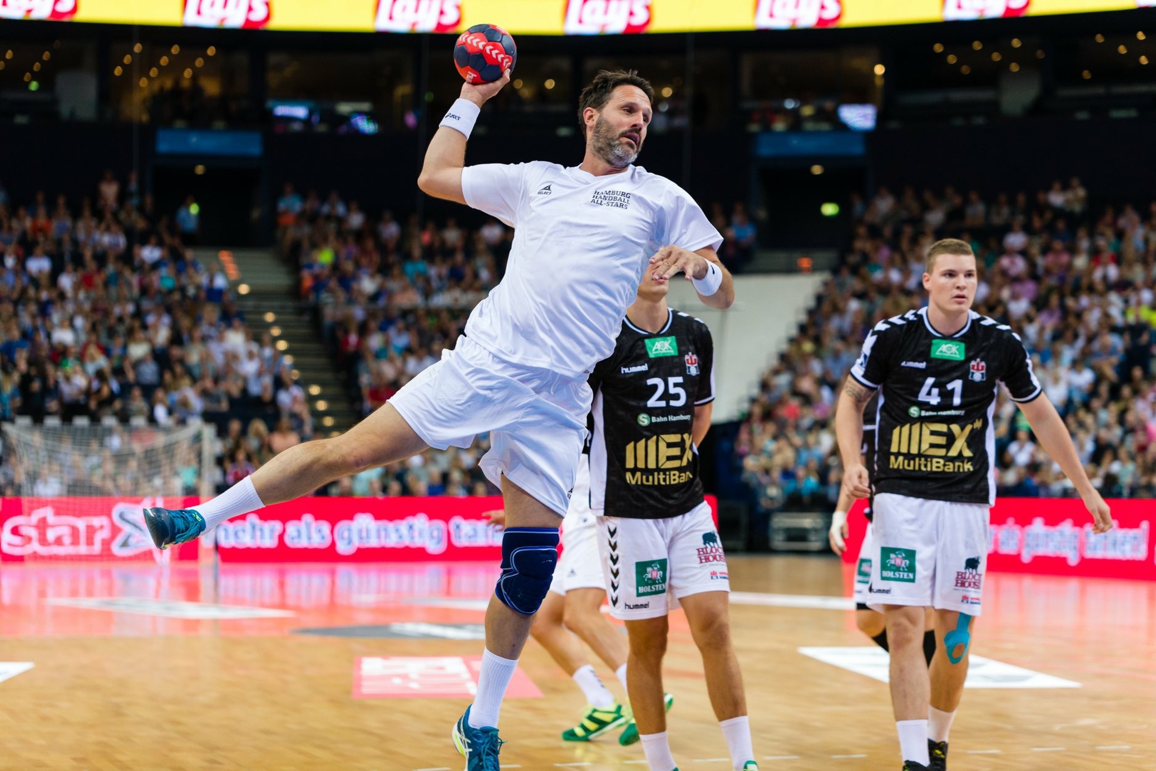 Iwan Ursic im Trikot der Hamburg Handball Allstars.JPG